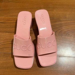 Gucci Women's Pink Sandals Size 38